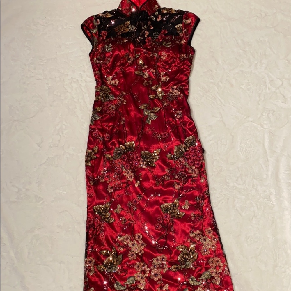 Unique Show Stopping Gorgeous Maxi Dress!